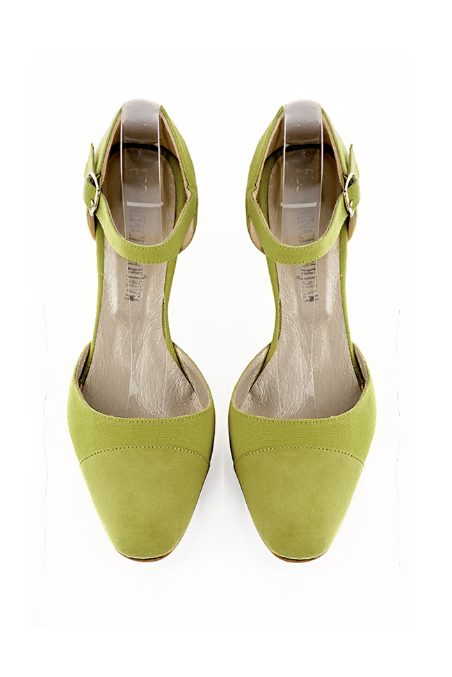 Women's pistachio green open side dress shoes, with an instep strap. Round toe. High kitten heels - Top view